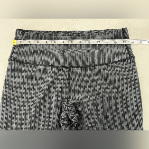 Kyodan/ High waisted leggings/ Herringbone pattern/ Black & white/ Size US S - Picture 11 of 11
